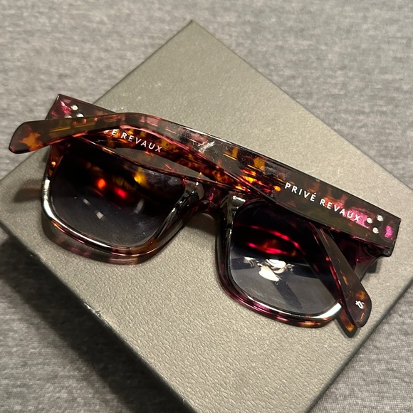 Prive Revaux Unisex The Classic Polarized Sunglasses, Brown/Pink Tortoise - Picture 3 of 10
